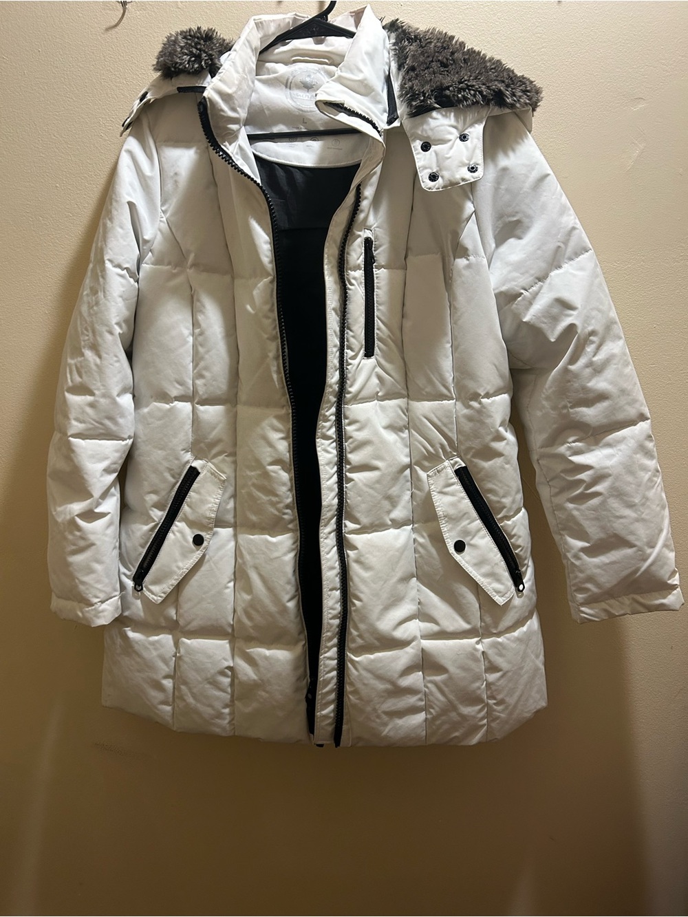 Women's White Quilted Puffer Coat with Faux Fur Trim